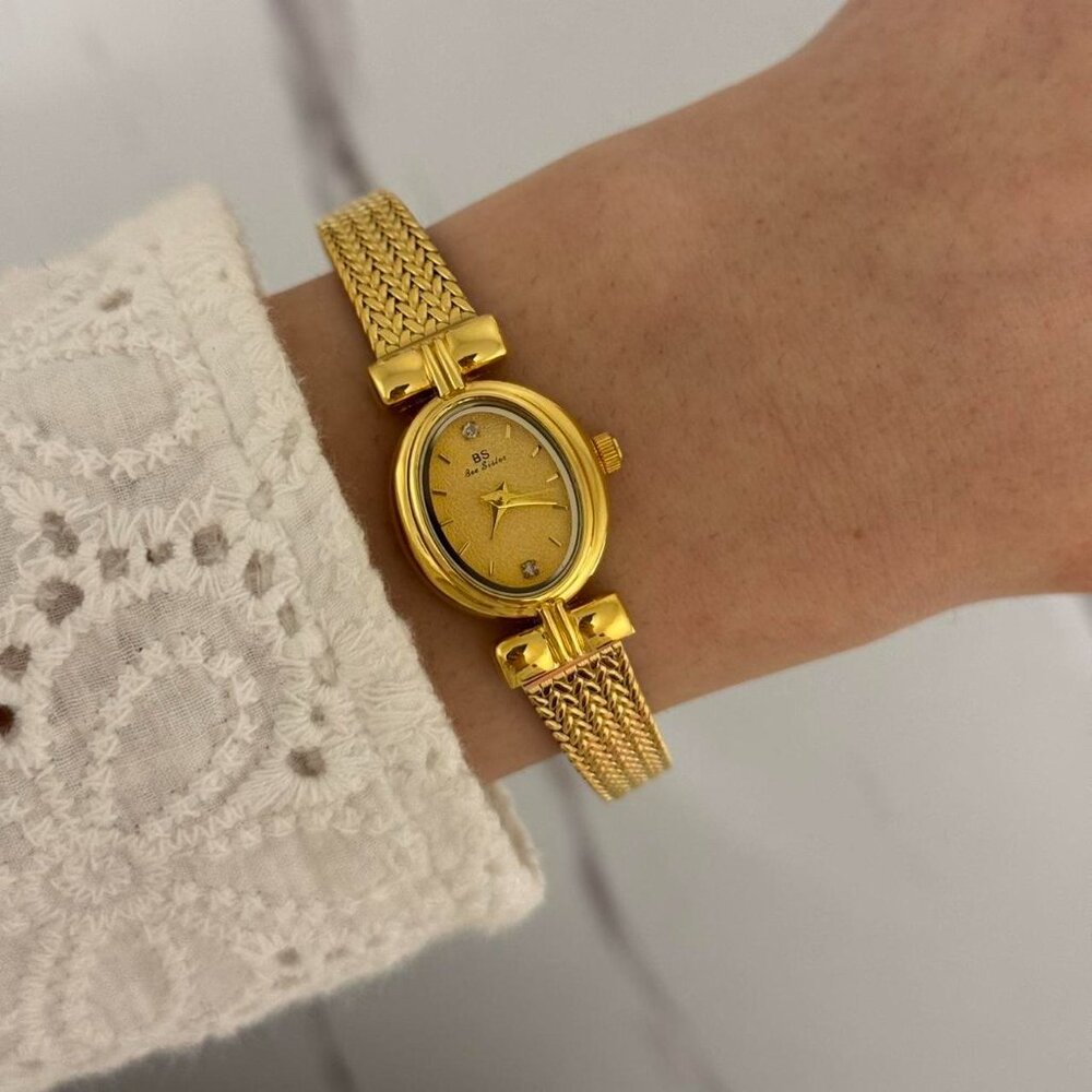 Sku:0380 gold mini watch‎ vintage vibe + in a gift box They fit any hand size - Picture 8 of 8